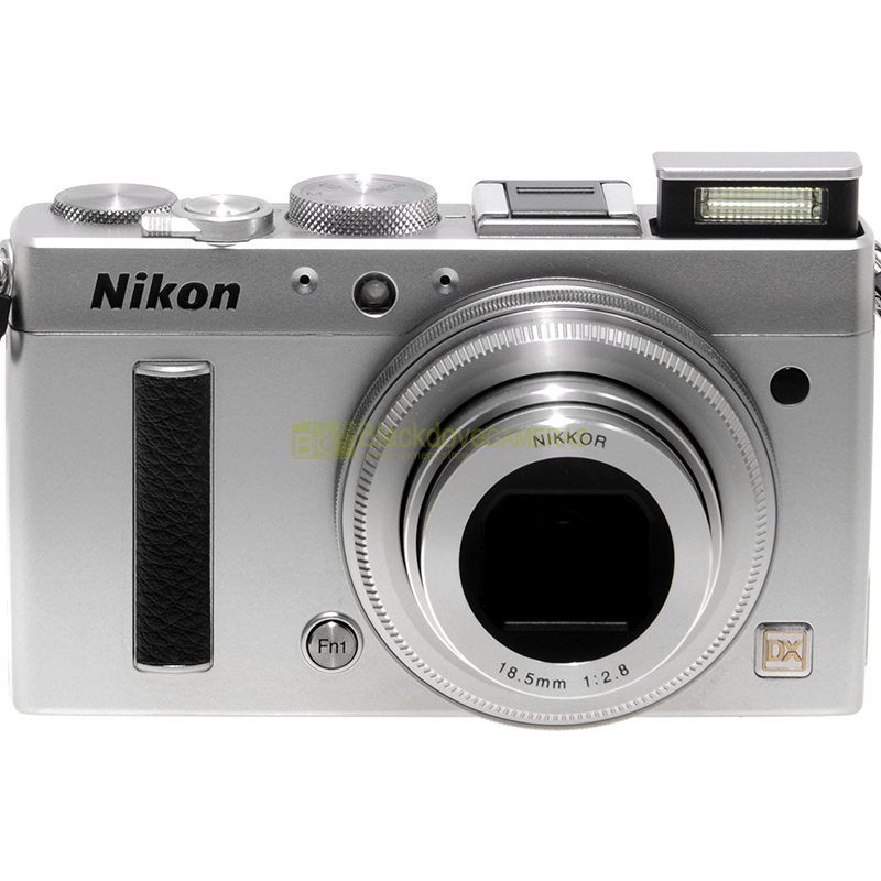 Fotocamera digitale Nikon Coolpix A con 28mm f2,8