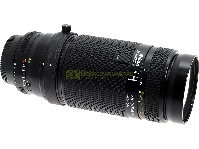 Nikon AF obiettivo zoom 75/300mm. f4,5-5,6 Macro