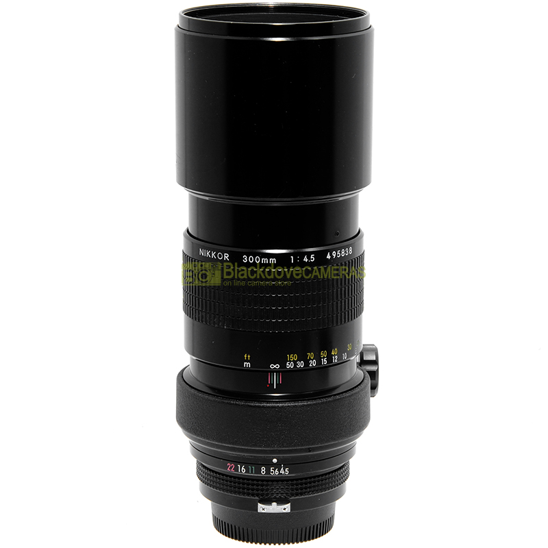 Obiettivo Nikon Tele Nikkor 300 mm f4,5 per fotocamere reflex a pellicola pre AI