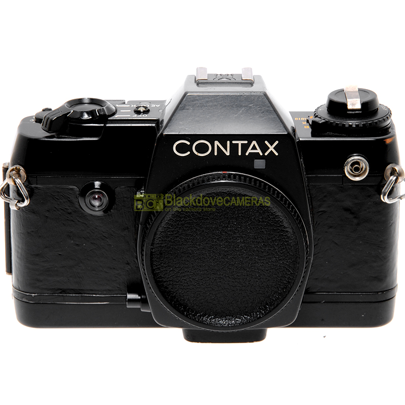Contax 137 MD Quartz. Fotocamera reflex a pellicola. Macchina fotografica 35mm.