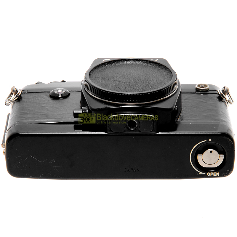 Contax 137 MD Quartz. Fotocamera reflex a pellicola. Macchina fotografica 35mm.