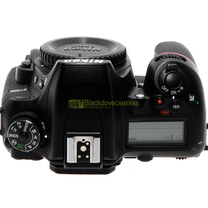 Nikon D7500
