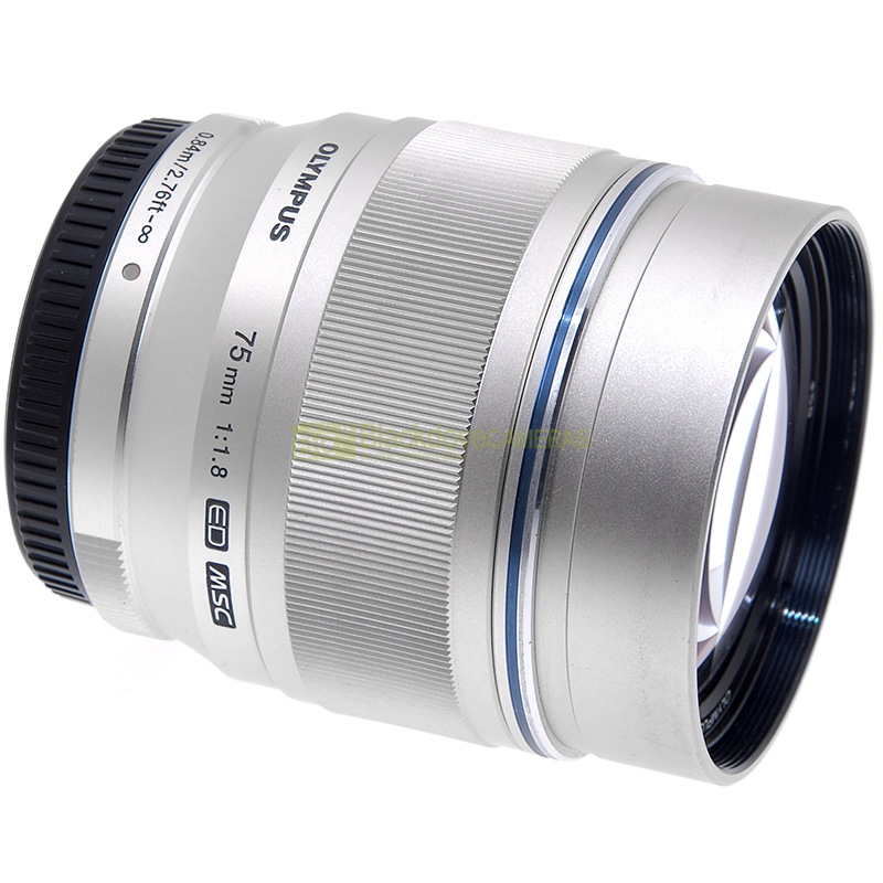 Obiettivo Olympus M Zuiko Digital 75mm f1,8 ED per micro 4/3 MFT + paraluce JJC