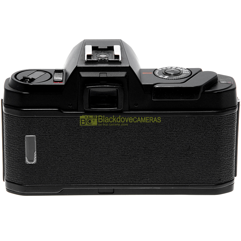 “Pentax P3 Automatic fotocamera reflex a pellicola con otturatore elettronico.”