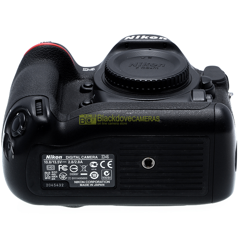 “Nikon D4”