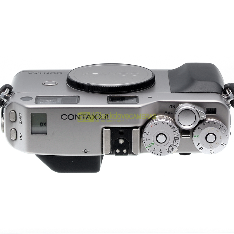 Contax 137 MD Quartz. Fotocamera reflex a pellicola. Macchina fotografica 35mm.