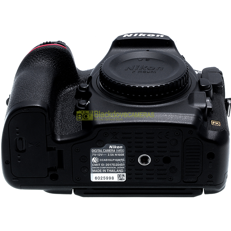 “Nikon D850”