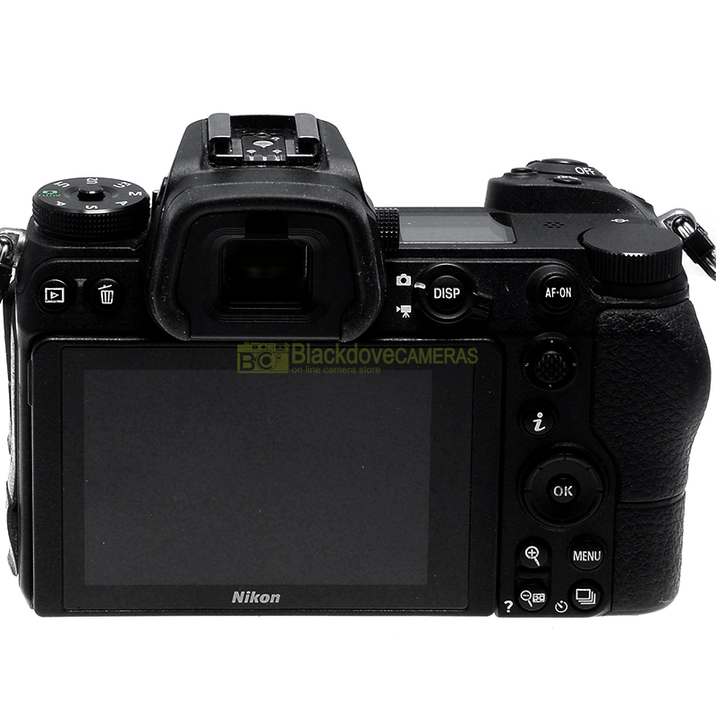“Nikon Z6”