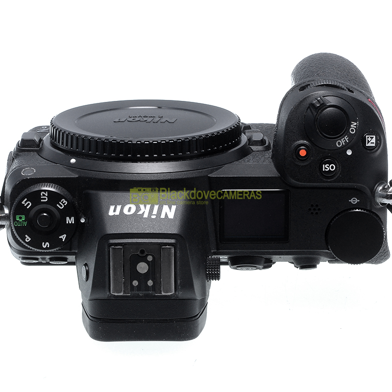 “Nikon Z6”