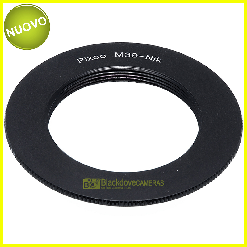 A causa del differente tiraggio, NON permette la messa a fuoco a infinito. Adatto a riprese macro.