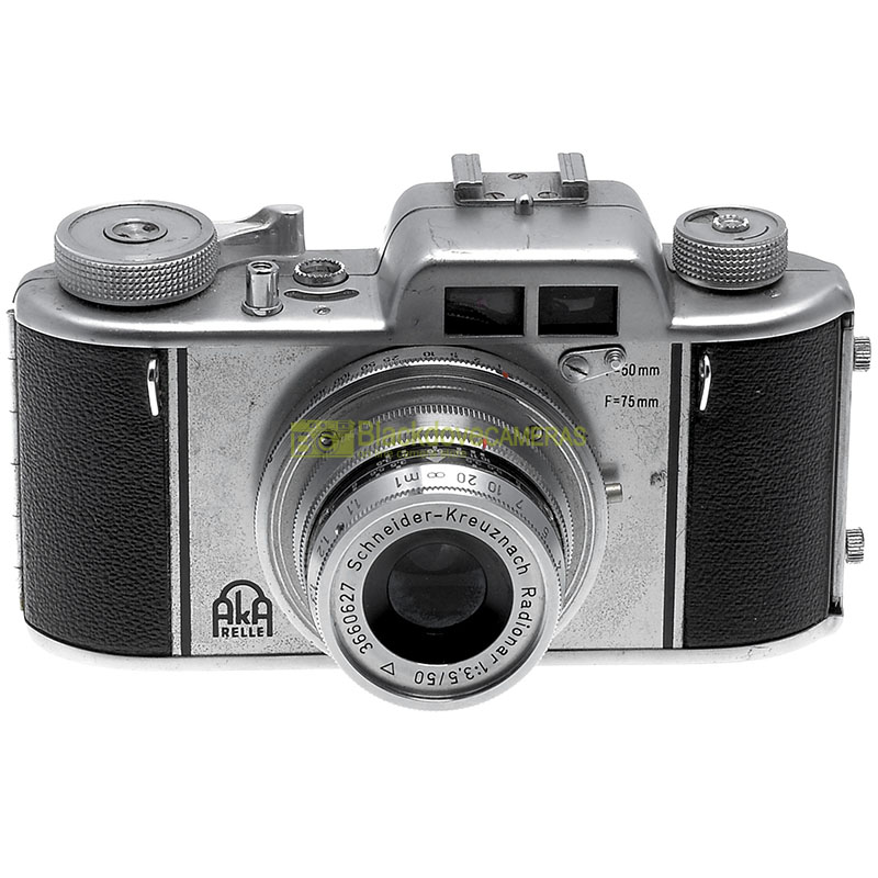 Aka Relle con obiettivo Schneider Radionar 50mm f3,5 Fotocamera d'epoca anni '50