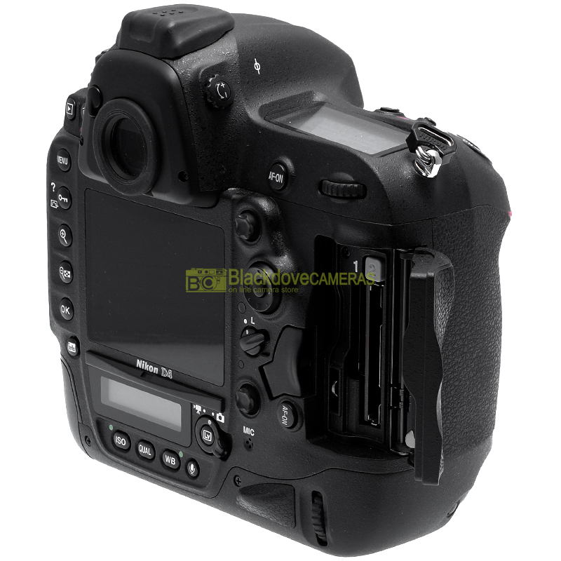 “Nikon D4”