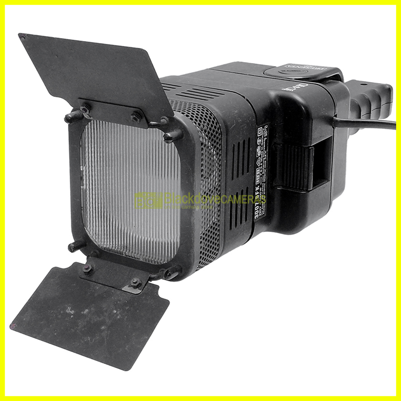 “Presenta 3010 Focus, Lampada luce continua 1000W con alette barn doors”