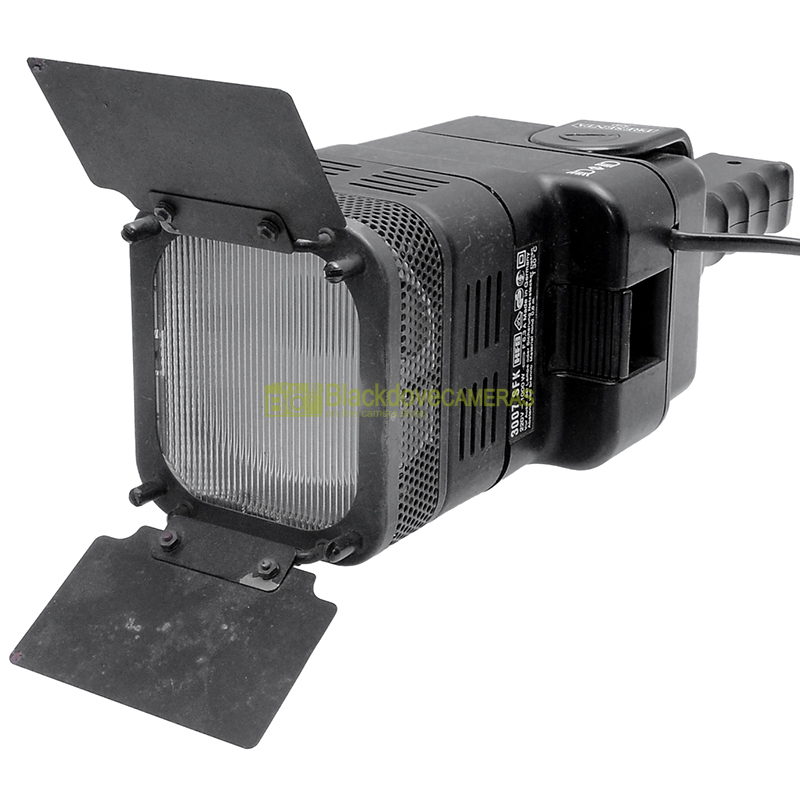 “Presenta 3010 Focus, Lampada luce continua 1000W con alette barn doors”