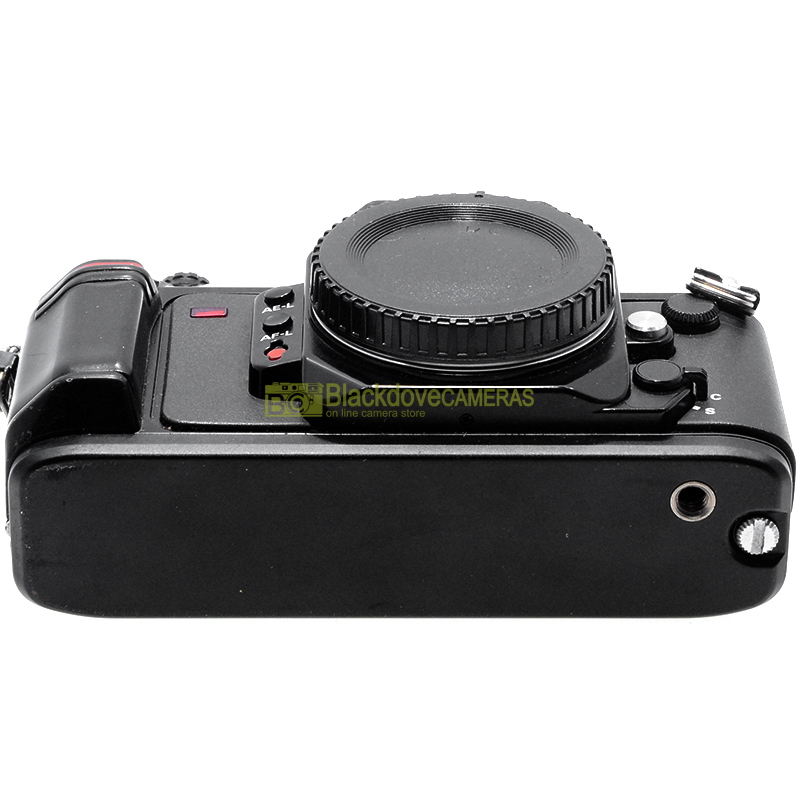 Nikon F501