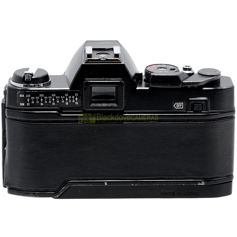Konica Autoreflex TC fotocamera reflex meccanica a pellicola con esposimetro.