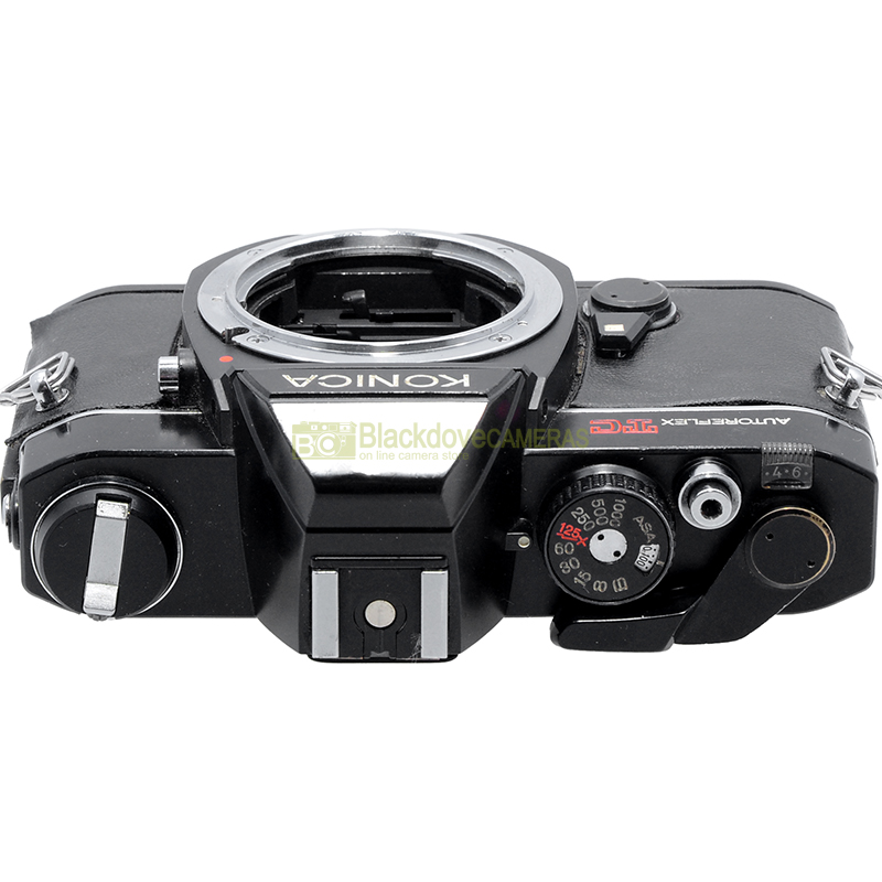 Konica Autoreflex TC fotocamera reflex meccanica a pellicola con esposimetro.