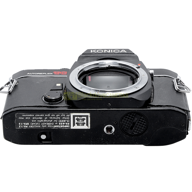 Konica Autoreflex TC fotocamera reflex meccanica a pellicola con esposimetro.