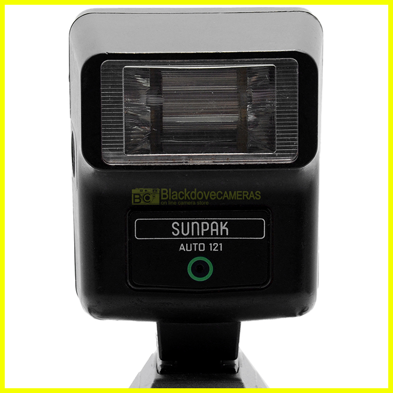 “Flash universale Sunpak Auto 121 per fotocamere con contatto caldo/presa sincro”