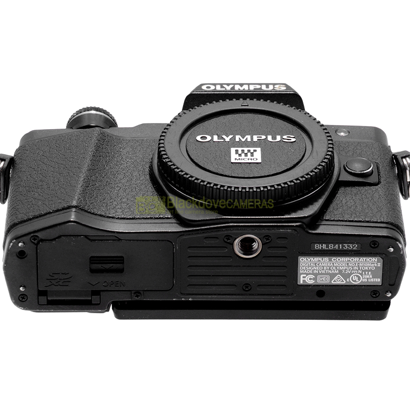 Olympus OM D E M10 II vista 4