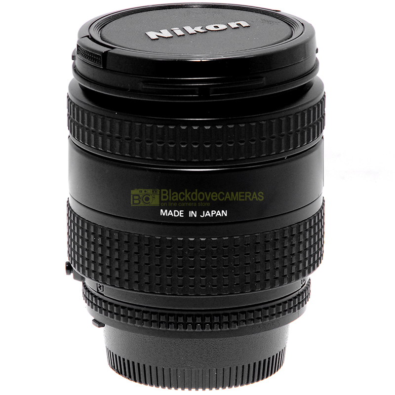 Nikon AF Nikkor 24/50mm f3,3-4,5. Obiettivo zoom autofocus per fotocamere.