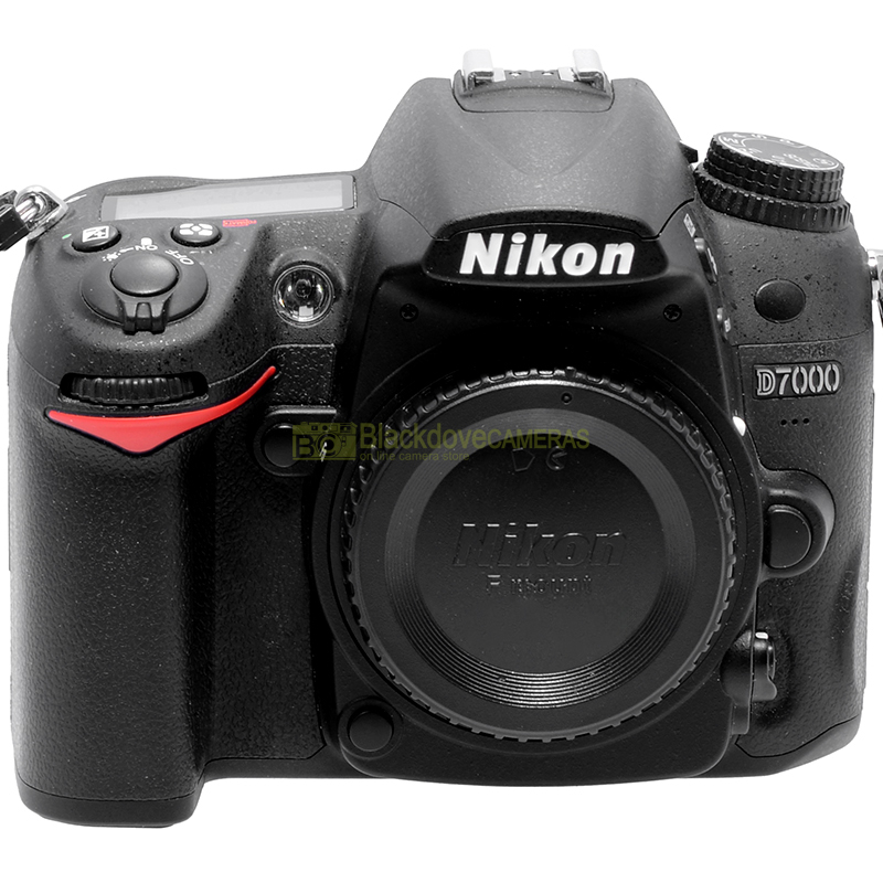 Nikon D7000 body reflex digitale vista frontale