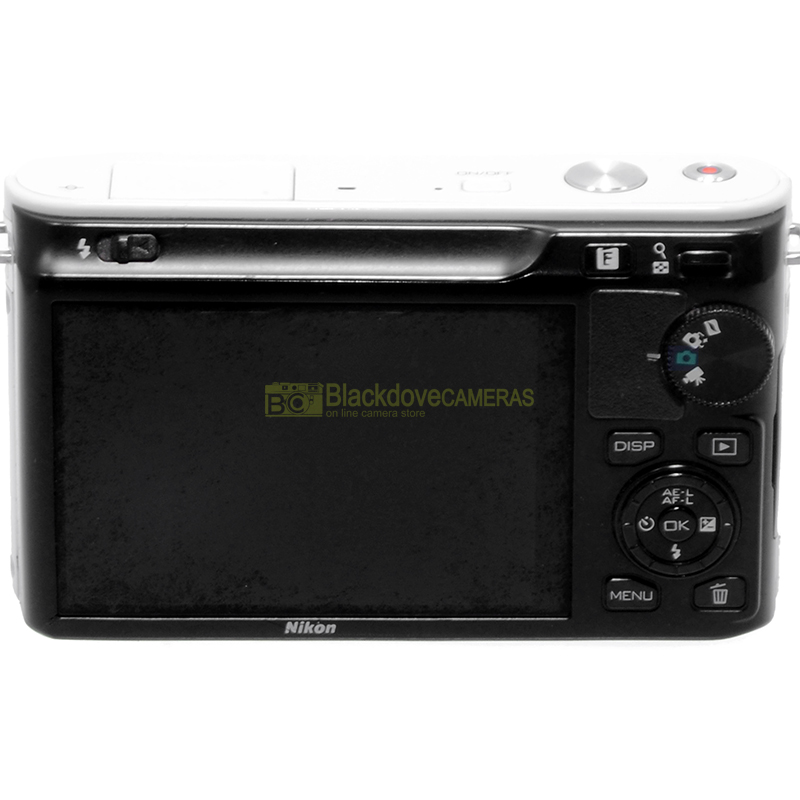 Nikon 1 J1 White Body Mirrorless – vista posteriore con display