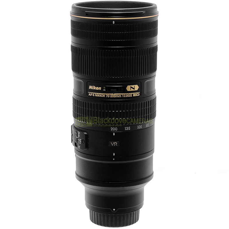 Nikon AF-S Nikkor 70-200mm f/2.8G ED VR II – vista laterale del teleobiettivo