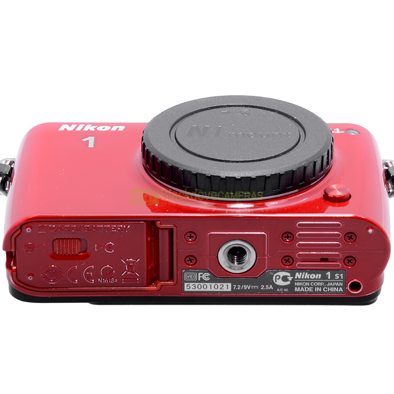 Nikon 1 S1 Red Body Only | Mirrorless Digitale Compatta | Leggi/Read! 14 Nikon 1 S1 Red – vista posteriore