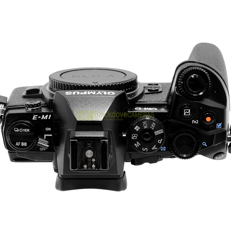 Olympus OM-D E-M1 – vista posteriore