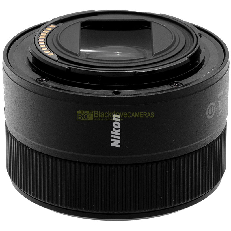 Nikon Z 28mm f/2.8 – vista laterale