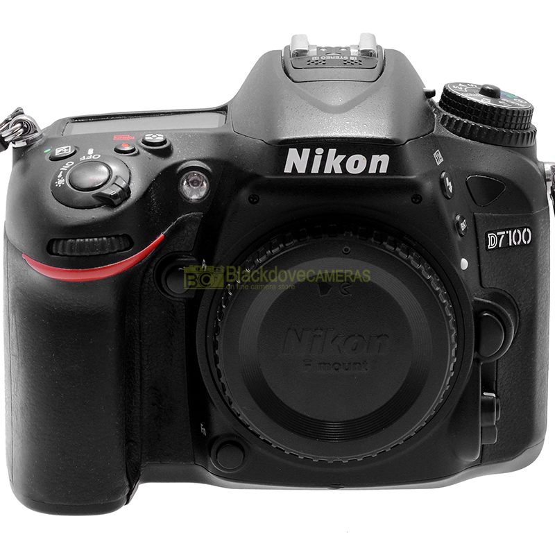 Nikon D7100 – vista laterale