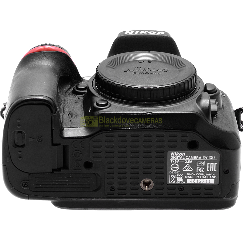 Nikon D7100 – vista superiore