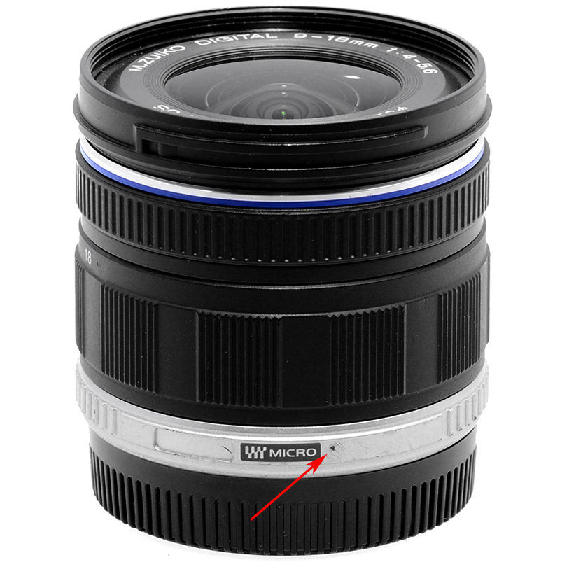 Olympus M.Zuiko 9‑18mm f/4‑5.6 ED – vista laterale