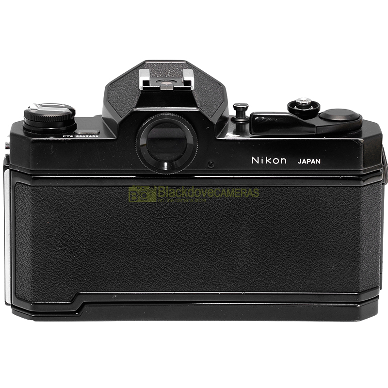 Nikon Nikkormat FT2 – vista laterale