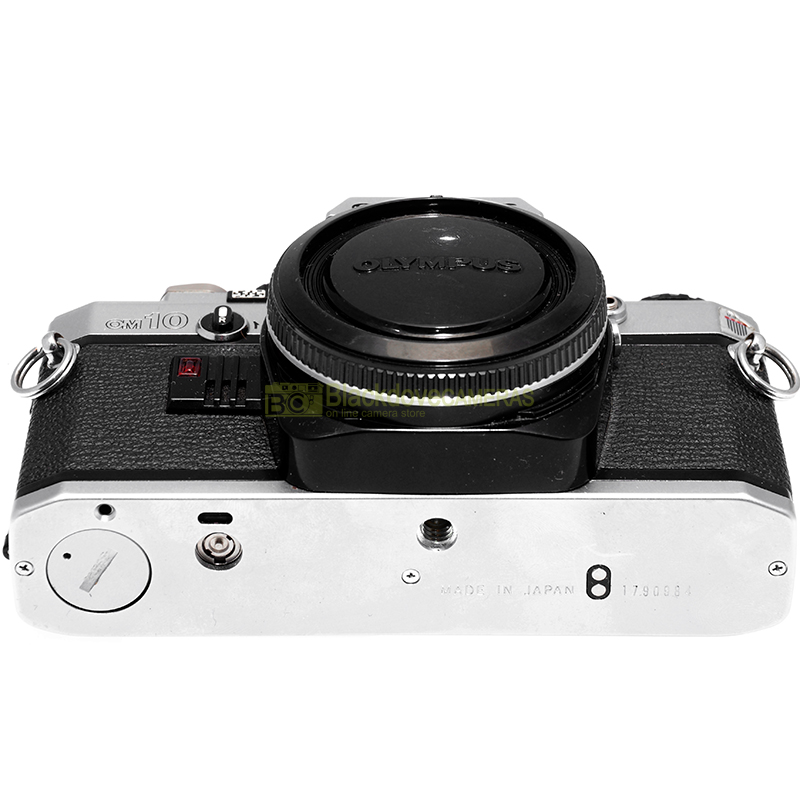 Olympus OM-10 Body Silver dettagli corpo e pulsanti