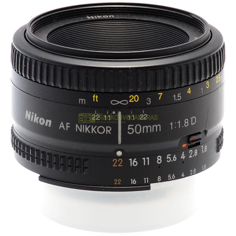Nikon Nikkor AF‑D 50mm f/1.8 – vista laterale