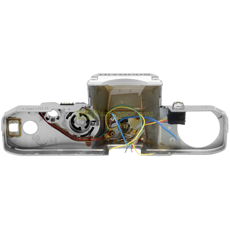 Calotta superiore Olympus OM‑10 silver – dettaglio attacchi