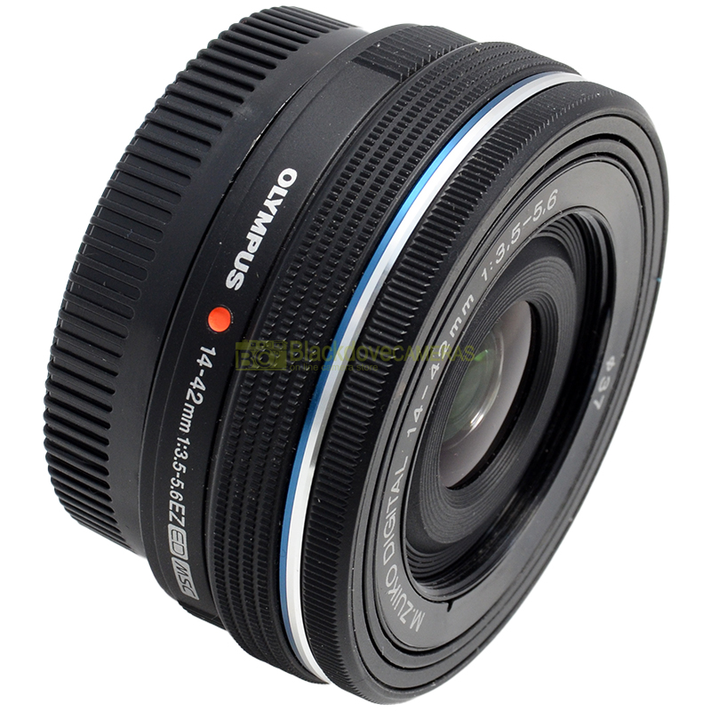 Olympus Zuiko 14‑42mm f/3.5‑5.6 EZ ED MSC Black vista laterale