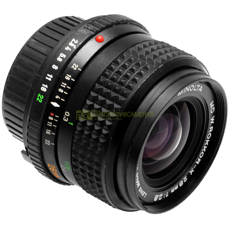 Minolta MD W.Rokkor 28mm f/2.8 vista laterale