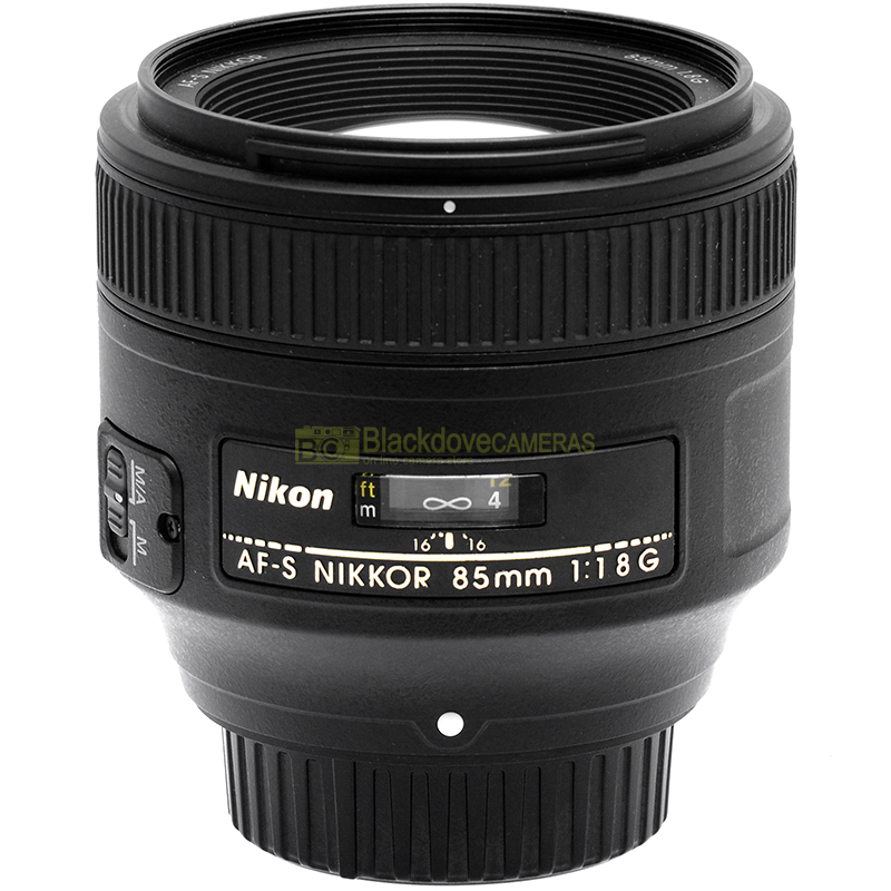 Nikon AF-S Nikkor 85mm f/1.8G vista laterale