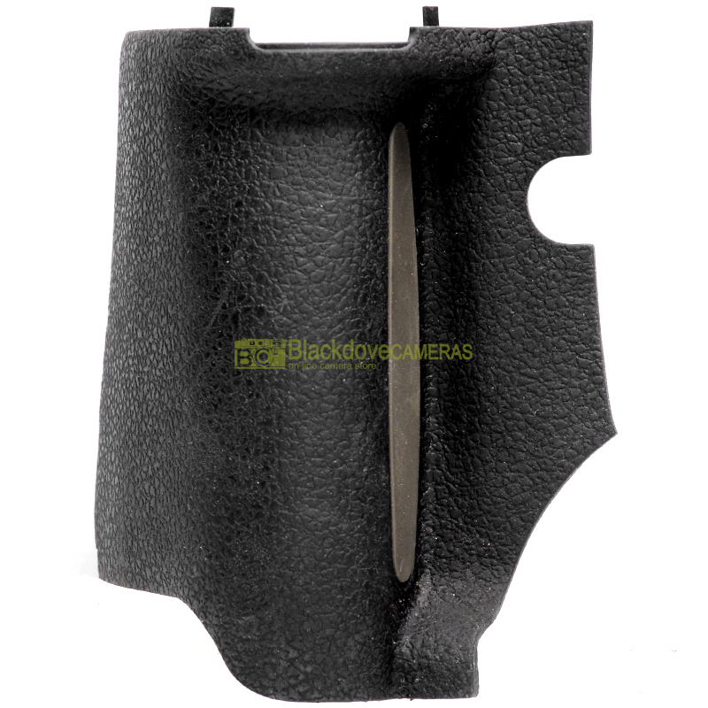 Nikon D1X rubber grip vista 1