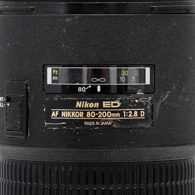 Nikon AF-D Nikkor 80-200mm f/2.8 ED vista 4