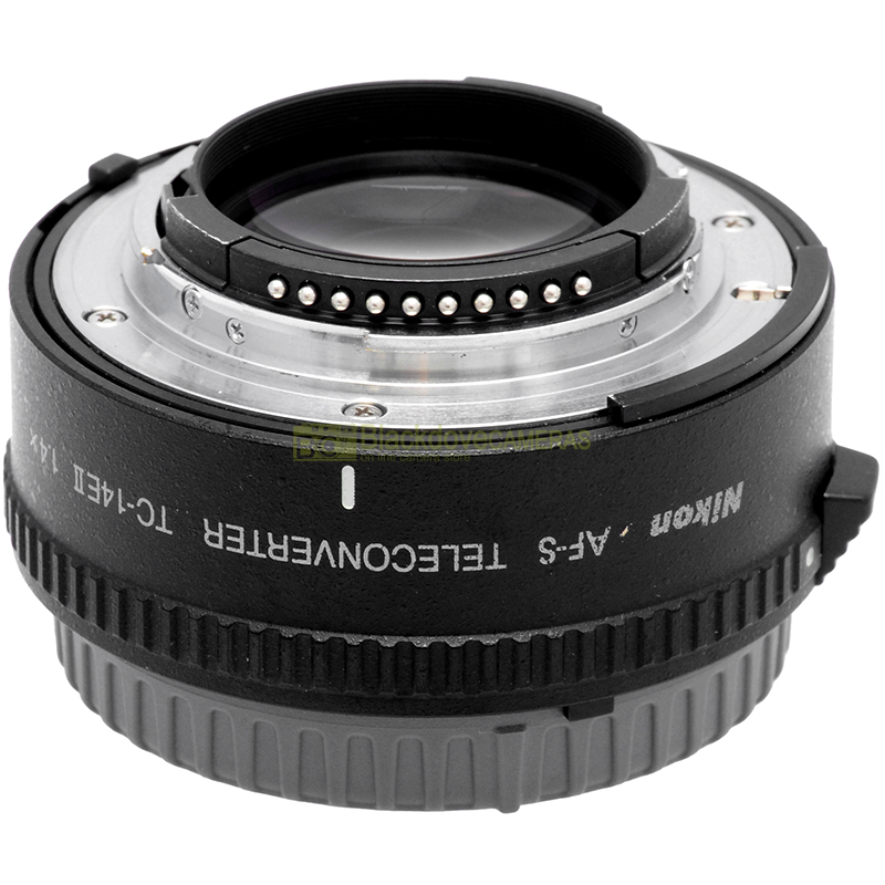 Nikon TC 14E II AF S Teleconverter 1.4x Moltiplicatore Tele per Nikkor montato su obiettivo