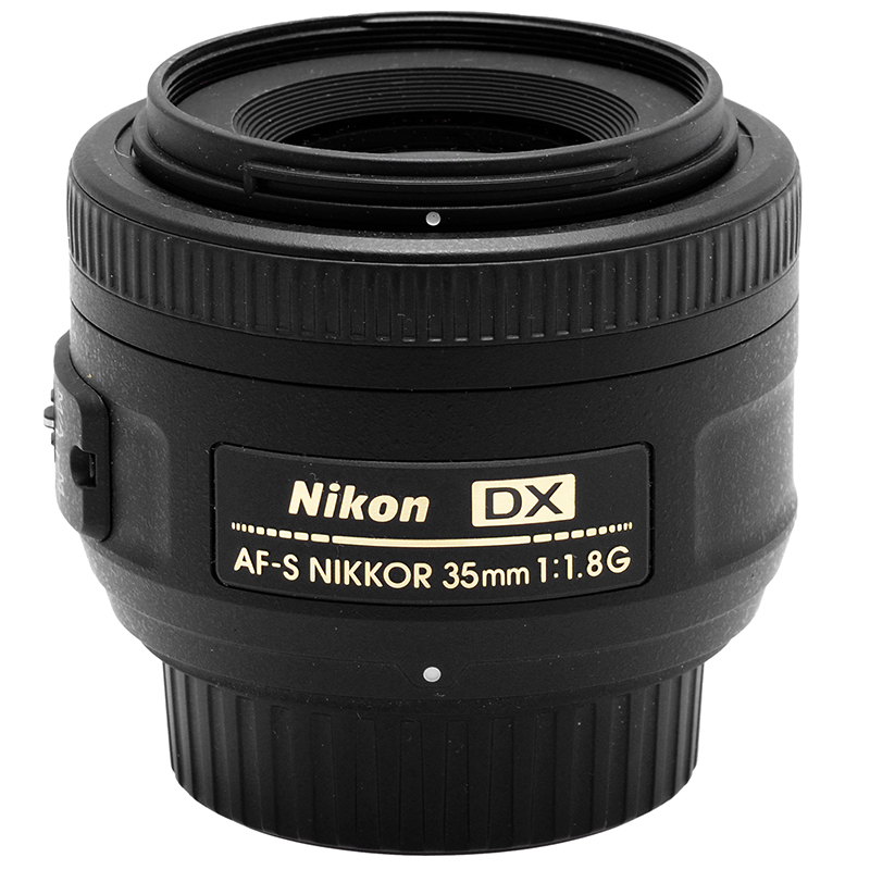 Nikon 35mm DX vista laterale