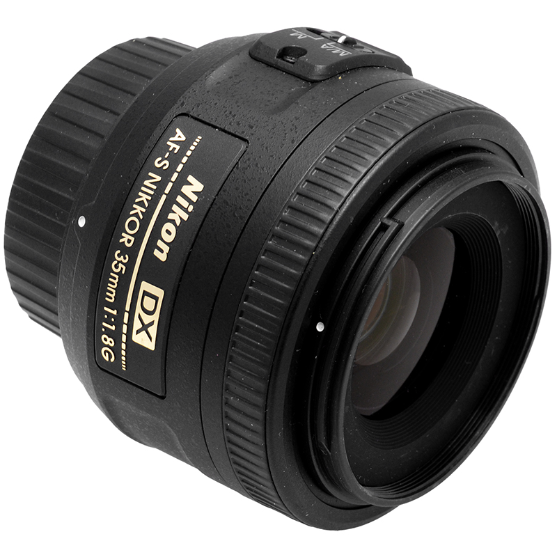 Nikon 35mm DX dettaglio innesto F
