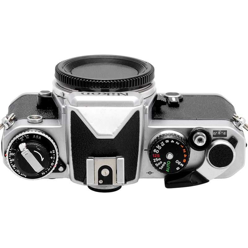 Nikon FE Silver reflex a pellicola 35mm SLR vintage Nikon F mount 12 Nikon FE dettaglio corpo superiore