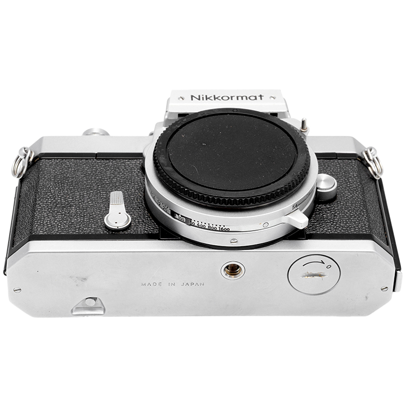 Nikkormat FT-N dettaglio inferiore