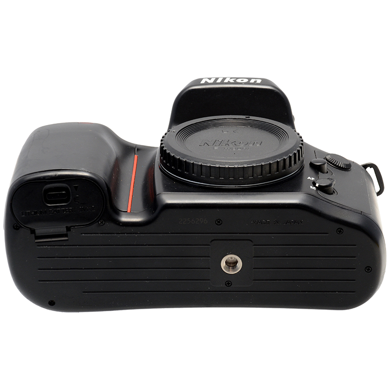 Nikon F70 dettaglio 4