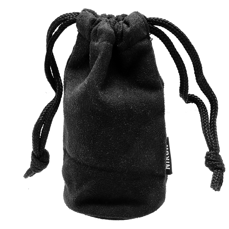 Custodia per obiettivi Nikon CL-1120 Soft case per AF-S 17-55mm. f/2.8 6 Nikon CL-0715 soft case dettaglio 1
